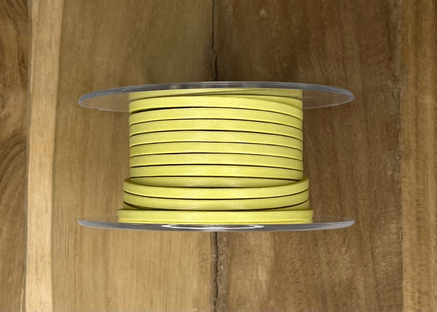 Lanière en cuir plat 3mm - Jaune Poussin
